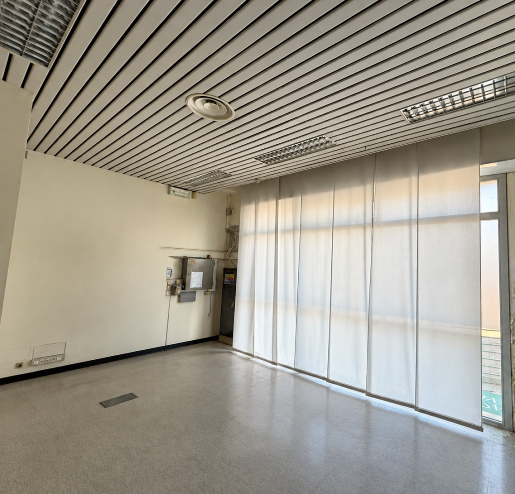 Entire building with two apartments and 190 m² of commercial space for sale - foto 5