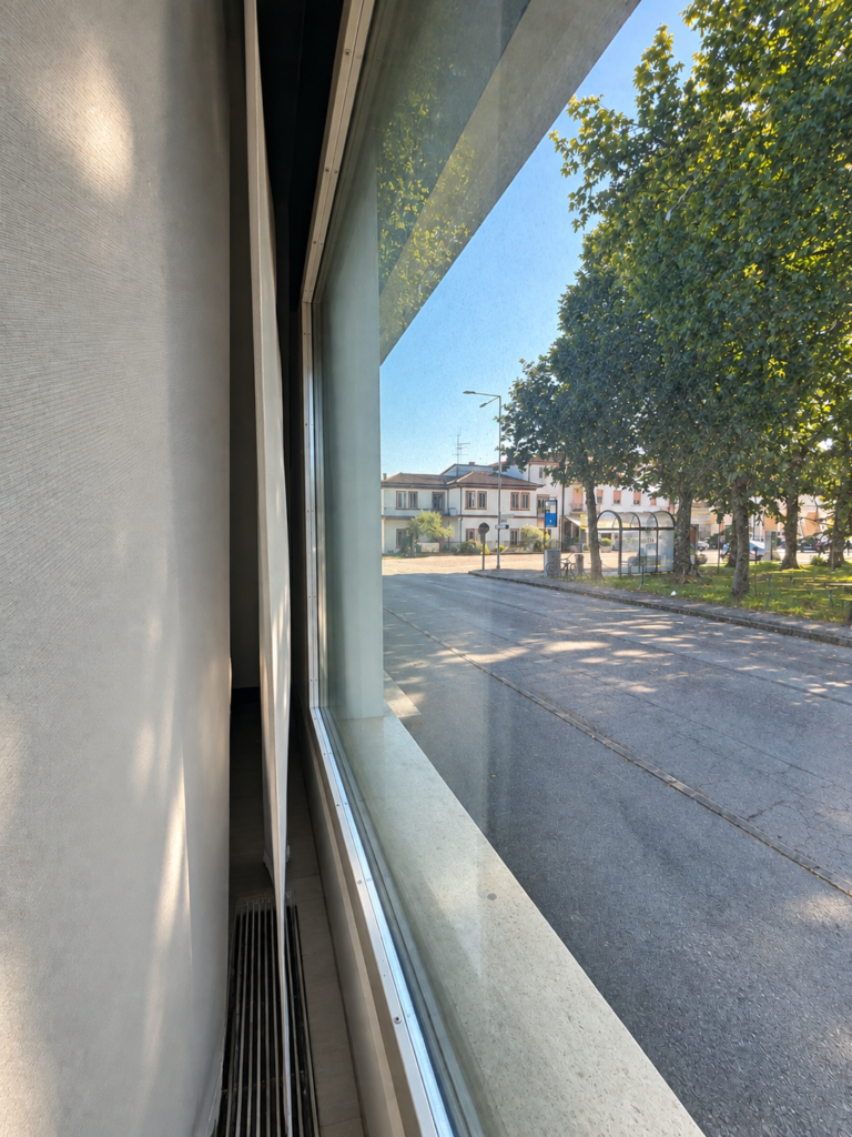 Entire building with two apartments and 190 m² of commercial space for sale - foto 4