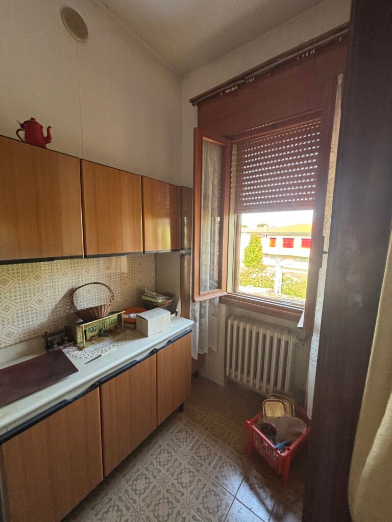 Entire building with two apartments and 190 m² of commercial space for sale - foto 12