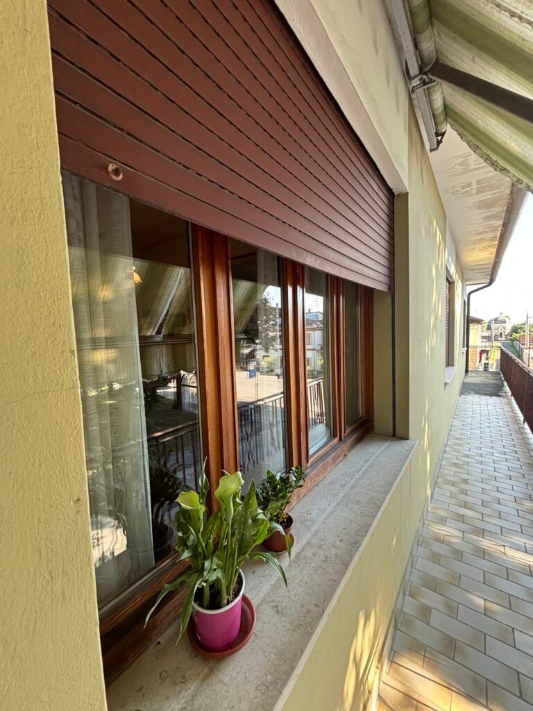 Entire building with two apartments and 190 m² of commercial space for sale - foto 8