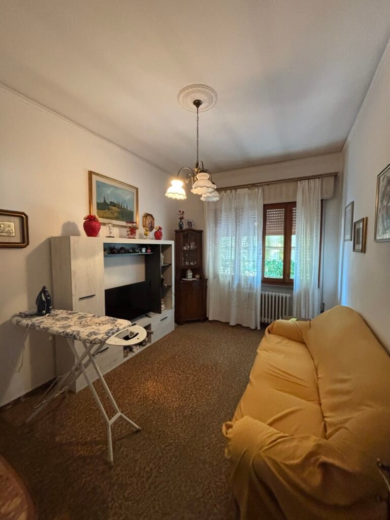 Entire building with two apartments and 190 m² of commercial space for sale - foto 7